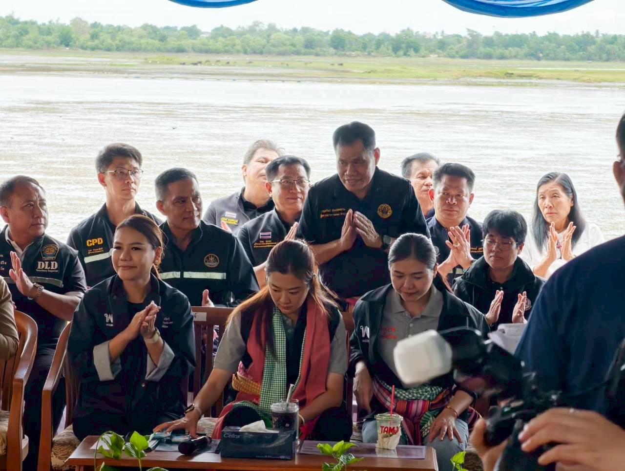 title - ส.ป.ก. ร่วมติดตามรัฐมนตรีช่วยว่าการกระทรวงเกษตรและสหกรณ์ (นางสาวปิยะรัฐชย์ ติยะไพรัช) และคณะ ลงพื้นที่ตรวจราชการในพื้นที่จังหวัดร้อยเอ็ด